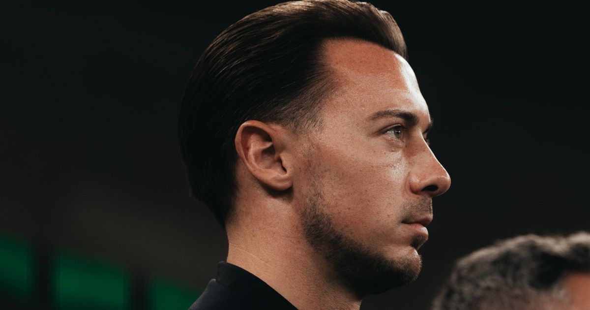 ماتياس يايسله يُشيد بانضباط لاعبي الأهلي أمام ضمك