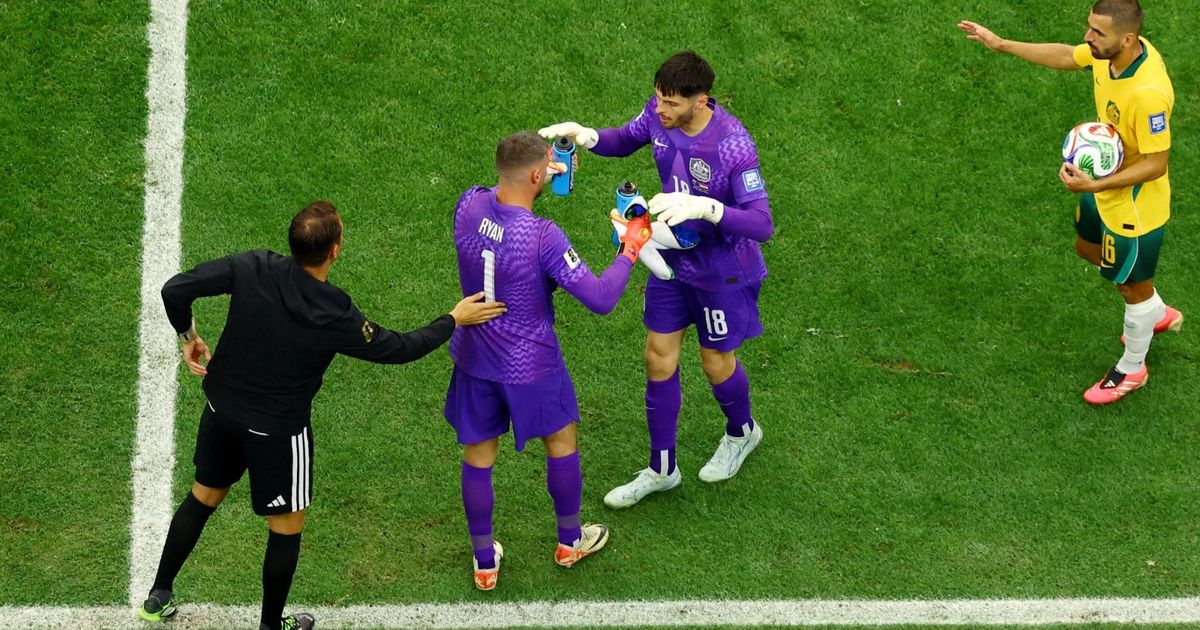 مساحات نيوز : حارس أستراليا يرفض