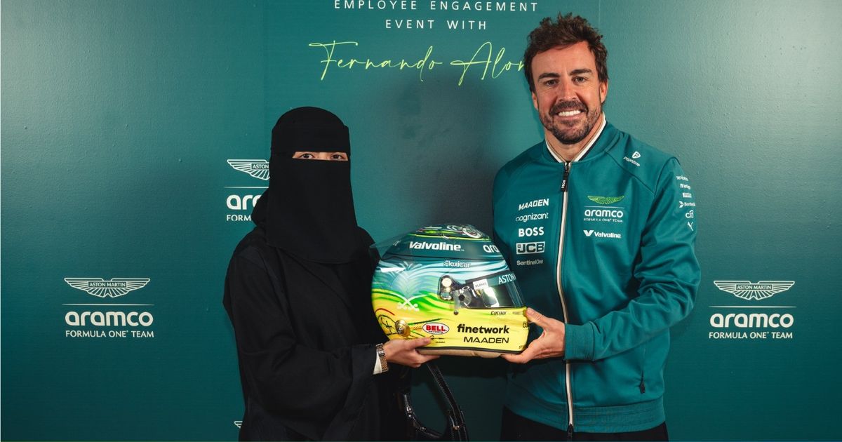 فورمولا 1.. فنانة سعودية تصمم خوذة فرناندو ألونسو لسباق جدة