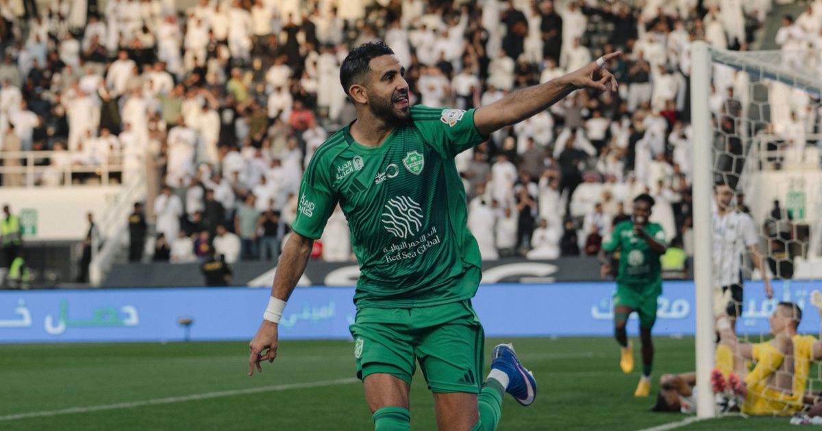 رياض محرز الأفضل وعلي البليهي الأسوأ بمباراة الأهلي والشباب