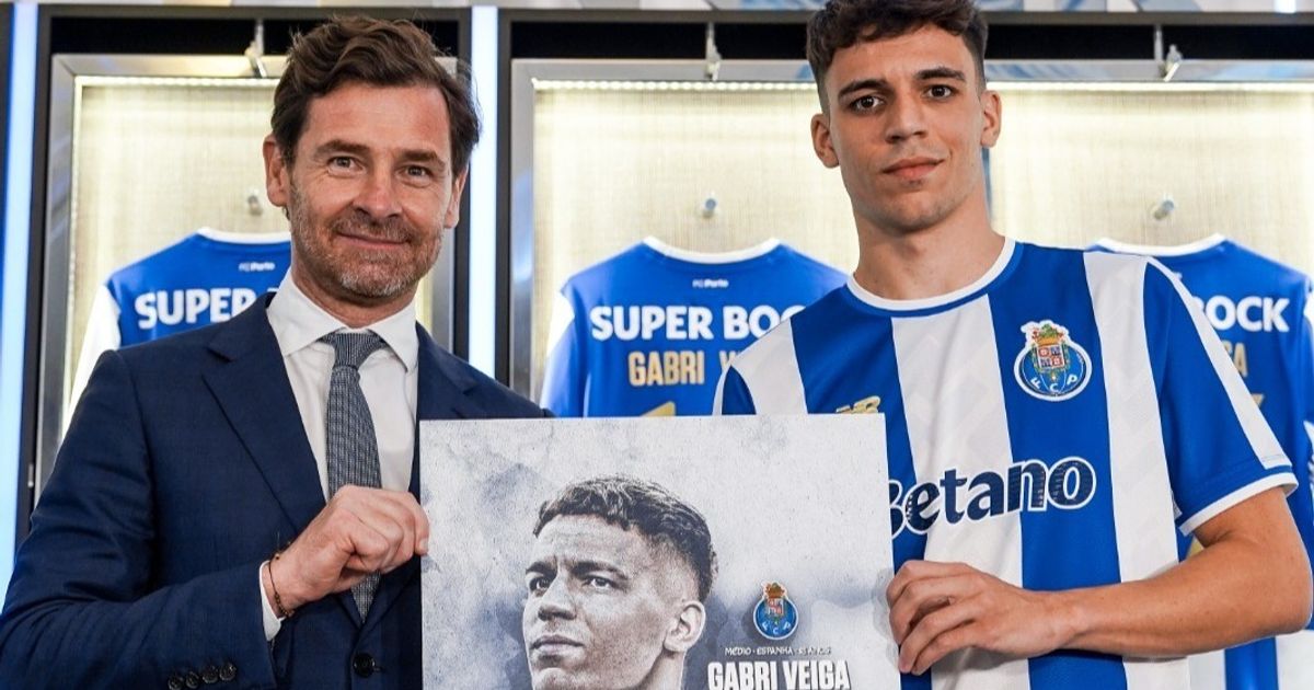 فيغا يودع الأهلي رسمياً وينضم إلى بورتو حتى 2030