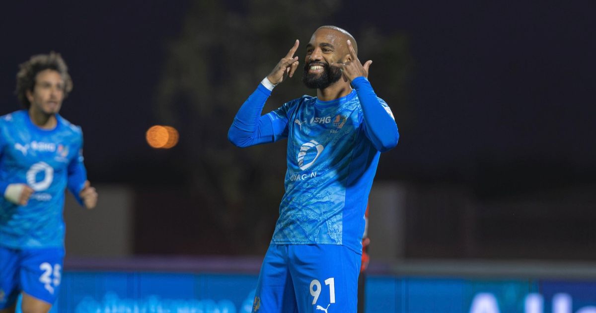 شاهد.. ألكسندر لاكازيت يسجل مجدداً ويقود نيوم لفوز محدود على الرياض