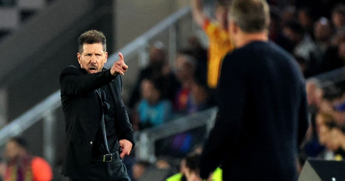 سيميوني يدافع عن موسم أتلتيكو مدريد الصفري: أقصينا برشلونة مرتين