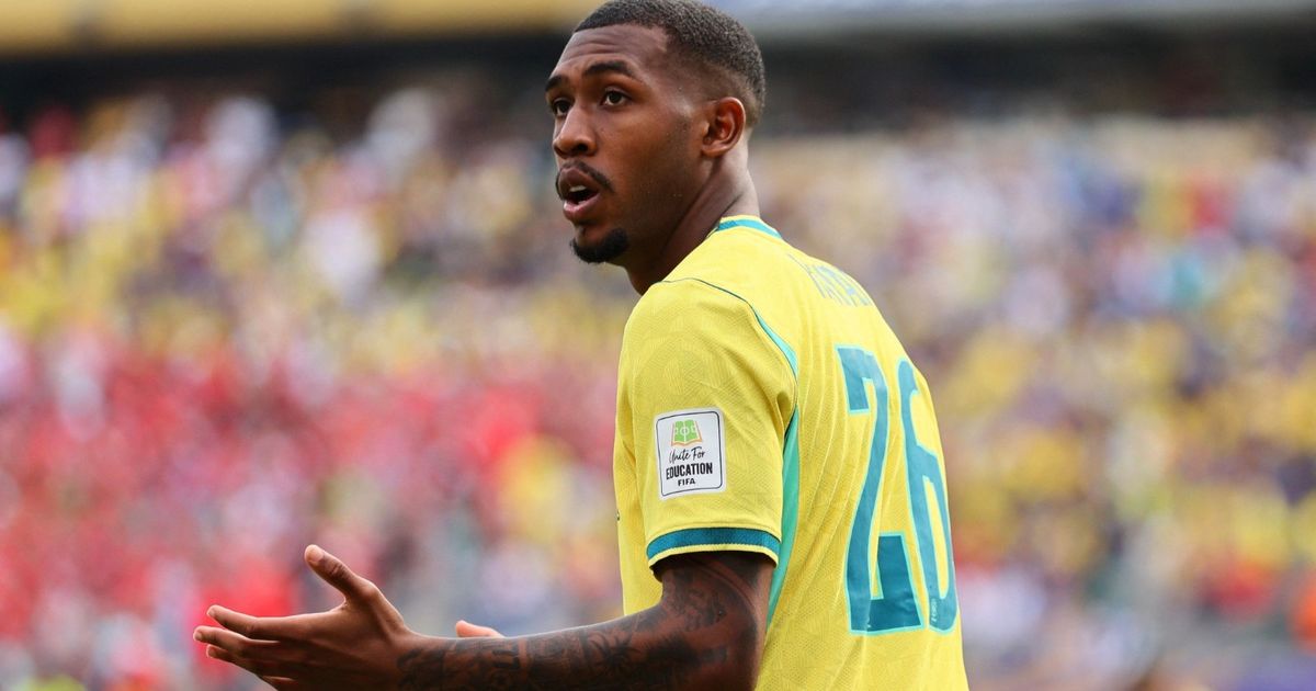 كيف يُهدّد ليفربول مساعي الهلال السعودي لضم البرازيلي ريان؟