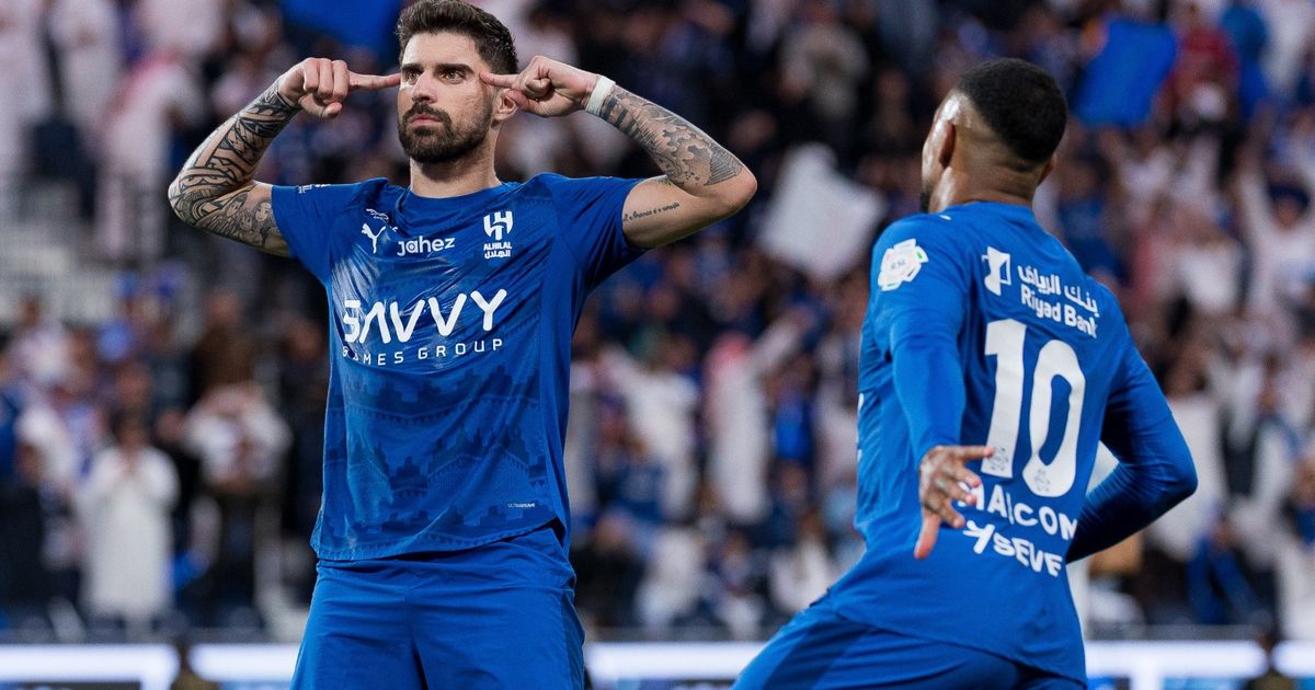 هل يعود روبن نيفيز نجم الهلال إلى الدوري الإنجليزي الممتاز؟