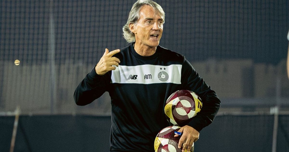 مانشيني يثير الجدل بشأن العودة لقيادة منتخب إيطاليا