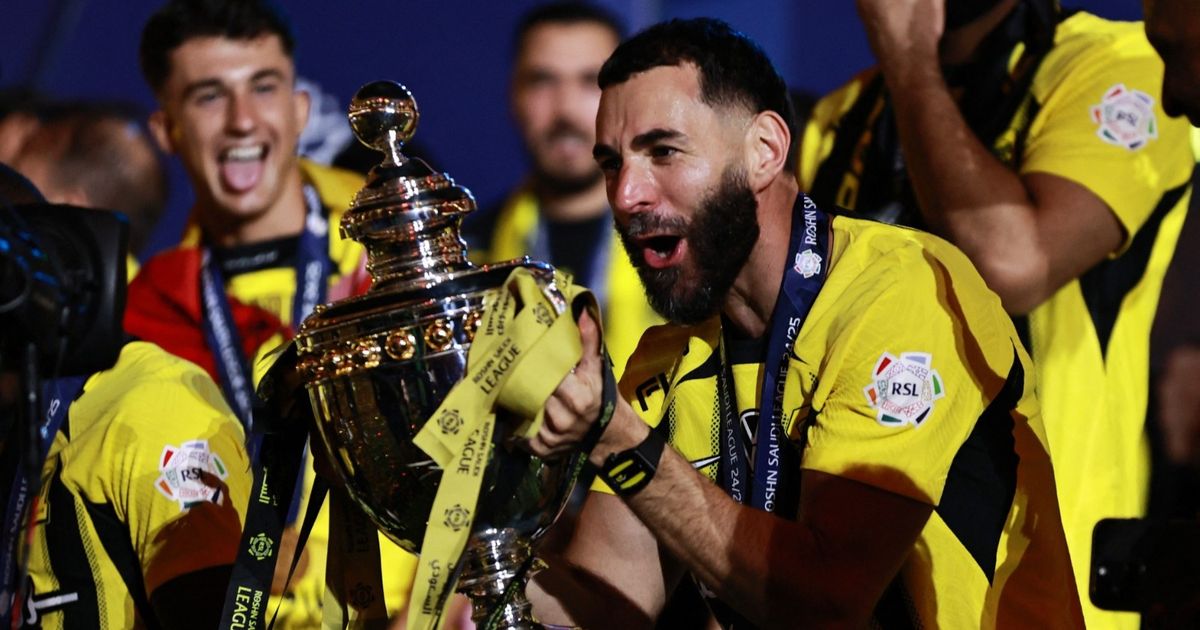 متفوقاً على رونالدو.. كريم بنزيما أفضل لاعب في الدوري السعودي