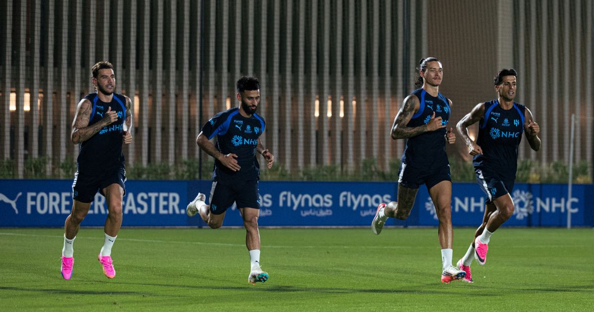 كانسيلو مع برشلونة "قلباً وروحاً" ومسائل "ضريبية" تؤخر رحيله عن الهلال