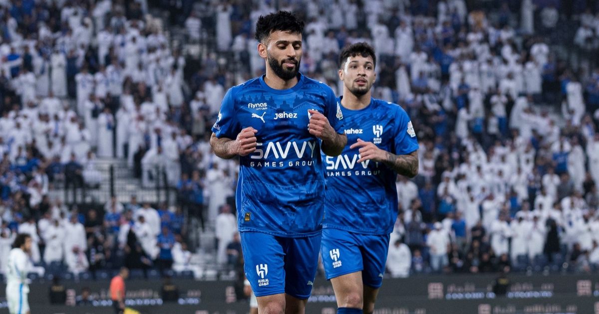شاهد.. الهلال يهزم نيوم ويحتفط بأمل انتزاع اللقب من النصر