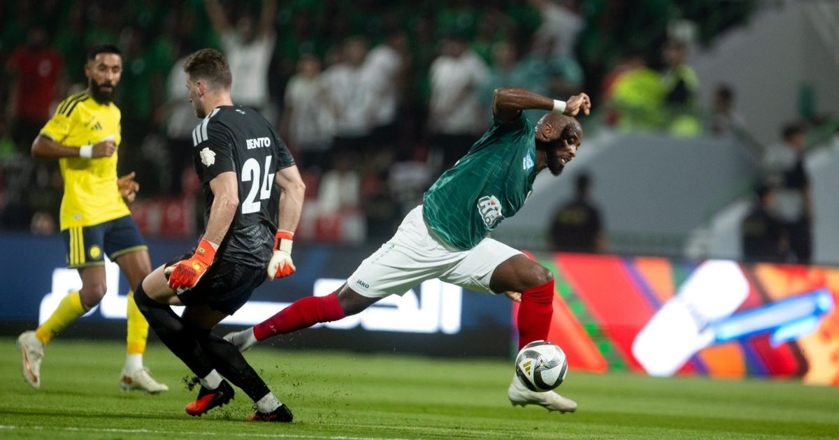 شاهد.. النصر يقلب الطاولة على الاتفاق بـ10 لاعبين