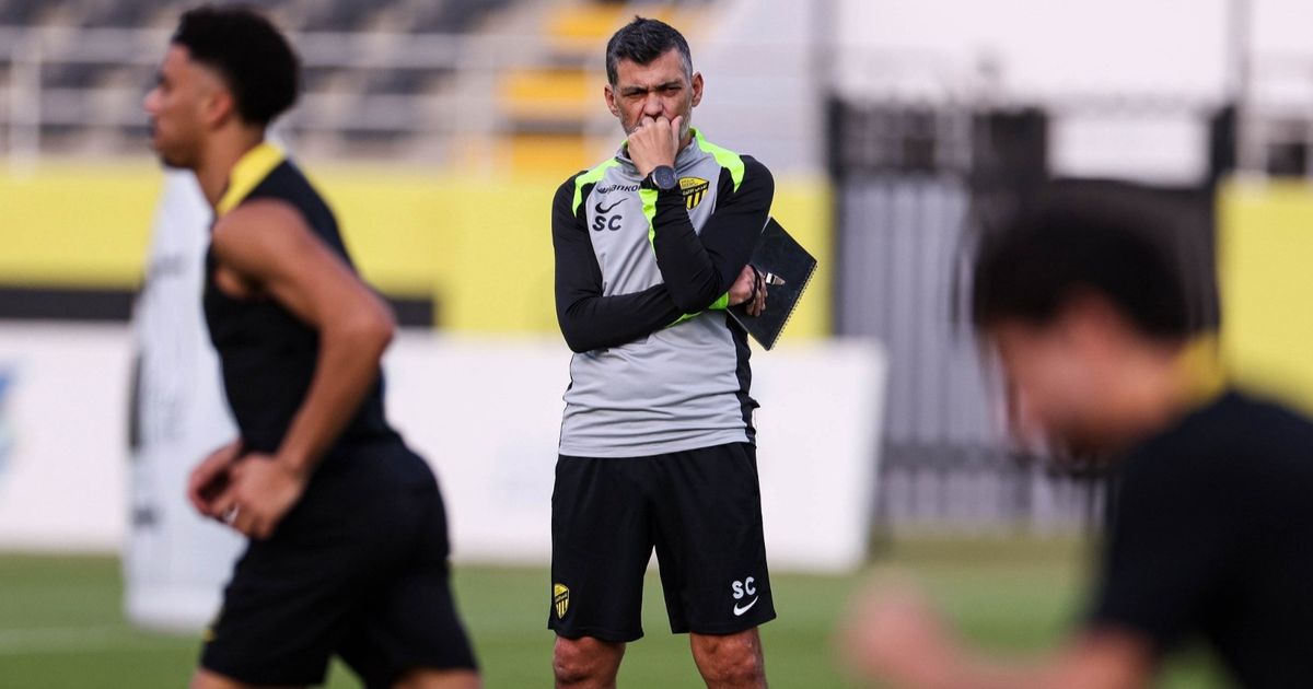 سيرجيو كونسيساو يفرض الانضباط بقبضة من حديد داخل الاتحاد