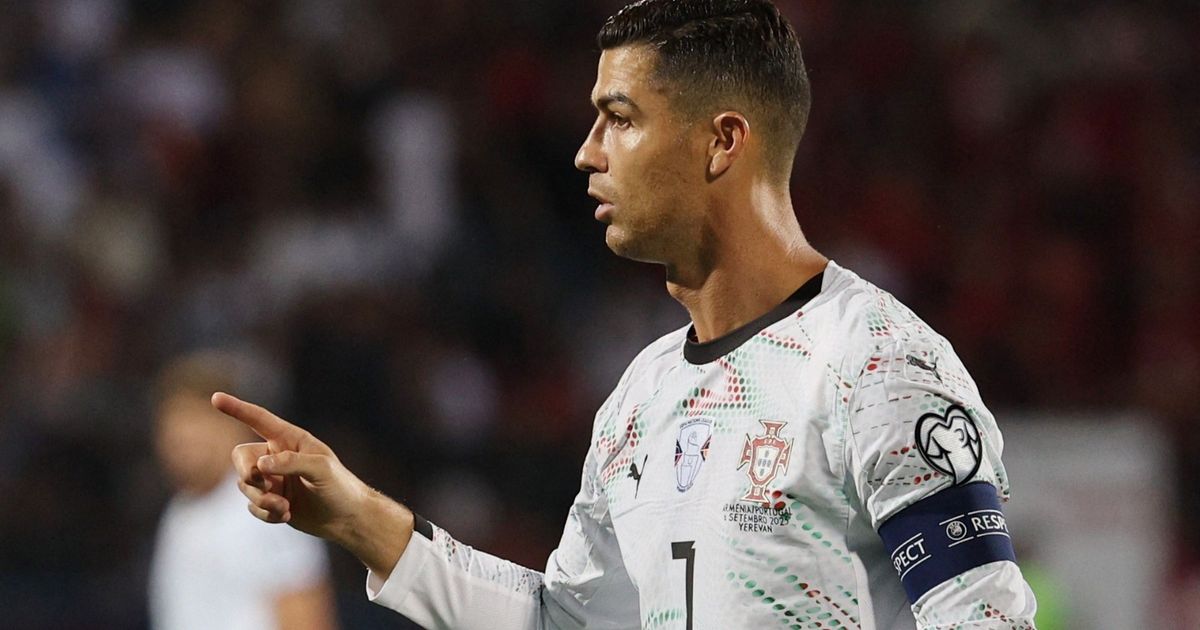 شاهد.. رونالدو يهز شباك أرمينيا ويصل إلى 942 هدفاً ويغادر الملعب