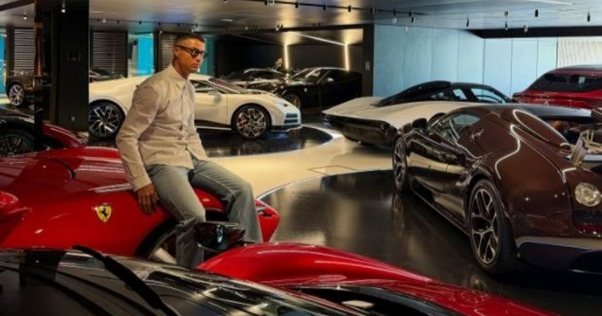 كريستيانو رونالدو ومرآب الأحلام.. 7 سيارات خارقة بـ 30 مليون يورو