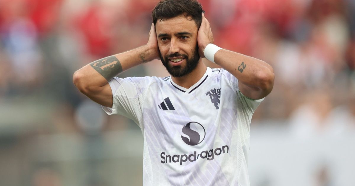 برونو فيرنانديز يُغلق أذناه ويحسم موقفه من العروض السعودية