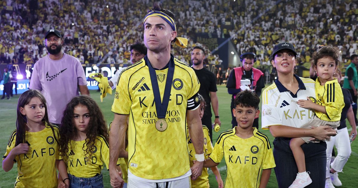 كريستيانو رونالدو يوجّه رسالة مؤثرة لجمهور النصر بعد لقب الدوري السعودي