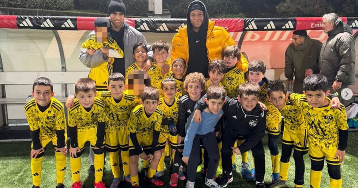 حكيمي ومبابي في زيارة مفاجئة لنادٍ مملوك للنجم المغربي بمدريد