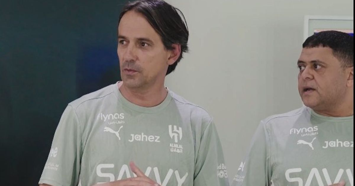 من هو "تيتو الأهلاوي" الذي يظهر إلى جانب إنزاغي في الهلال؟