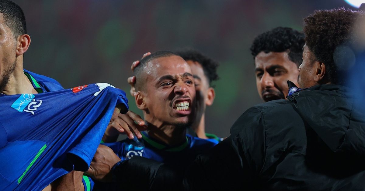 شاهد.. الاتفاق يسقط على أرضه أمام الفتح في دوري روشن السعودي