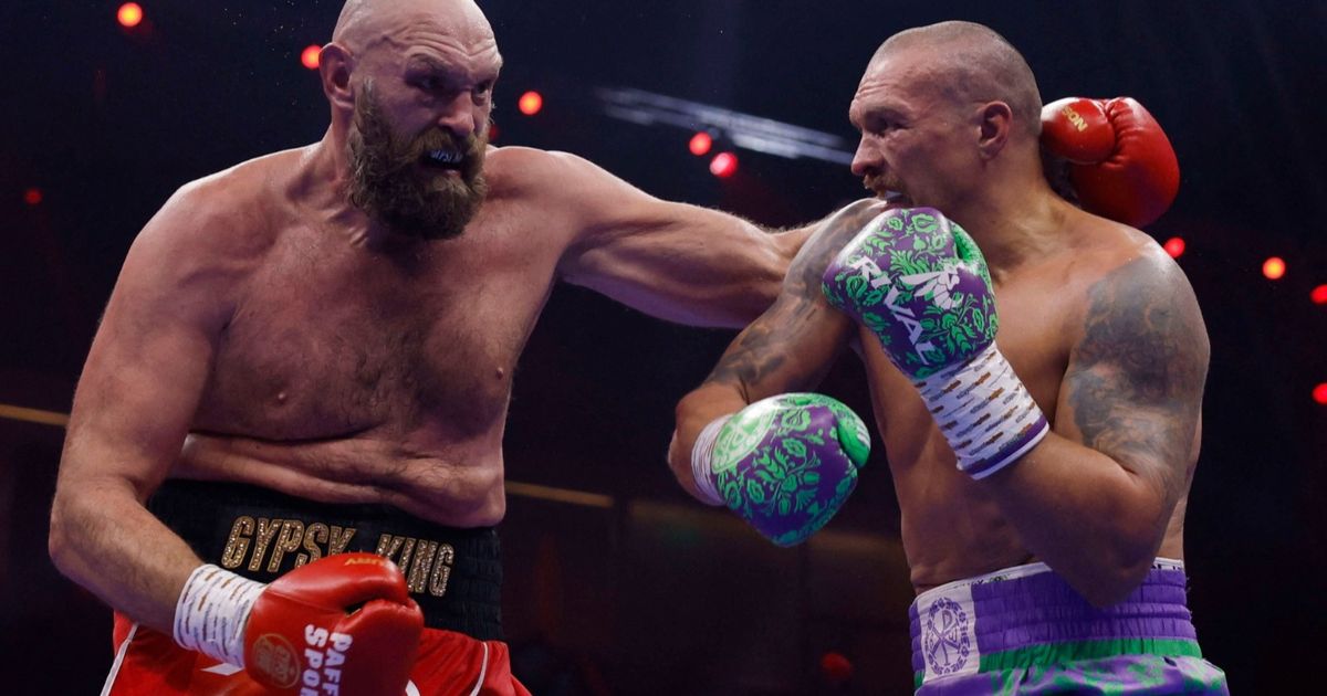 من جديد.. أوسيك يتغلب على فيوري ويحتفظ بألقاب الوزن الثقيل