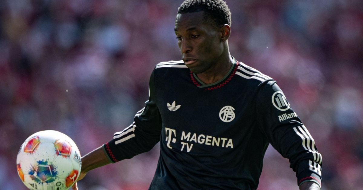 المدير الرياضي لبايرن يصدم مهاجم الفريق برحيله بنهاية الموسم