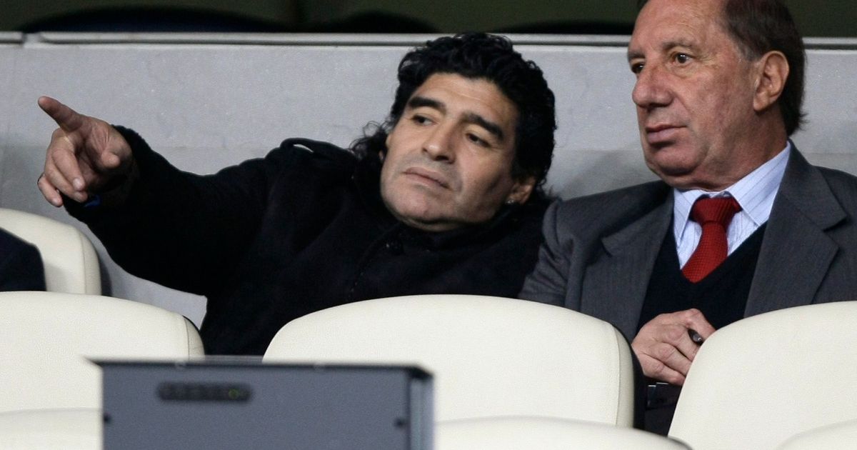 قضية مارادونا.. شهادة طبيب شرعي تعيد الجدل حول سبب الوفاة