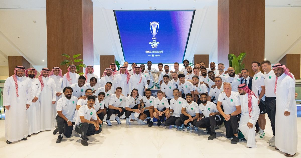 وزير الرياضة السعودي يستقبل الأهلي بعد لقبه بدوري أبطال آسيا