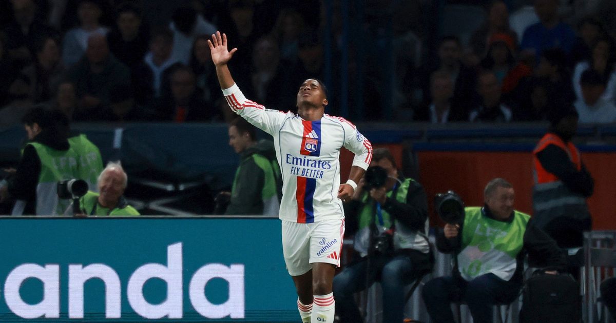 والد إندريك: ريال مدريد سلبه مدينة الملاهي الخاصة به