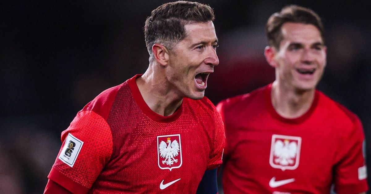 بولندا تعبر ليتوانيا وتواصل مطاردة هولندا في تصفيات كأس العالم