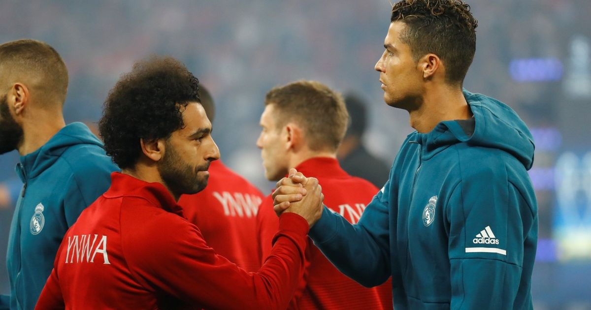 بعد أزمة رونالدو ومحمد صلاح.. هل يستحق النجوم معاملة خاصة؟