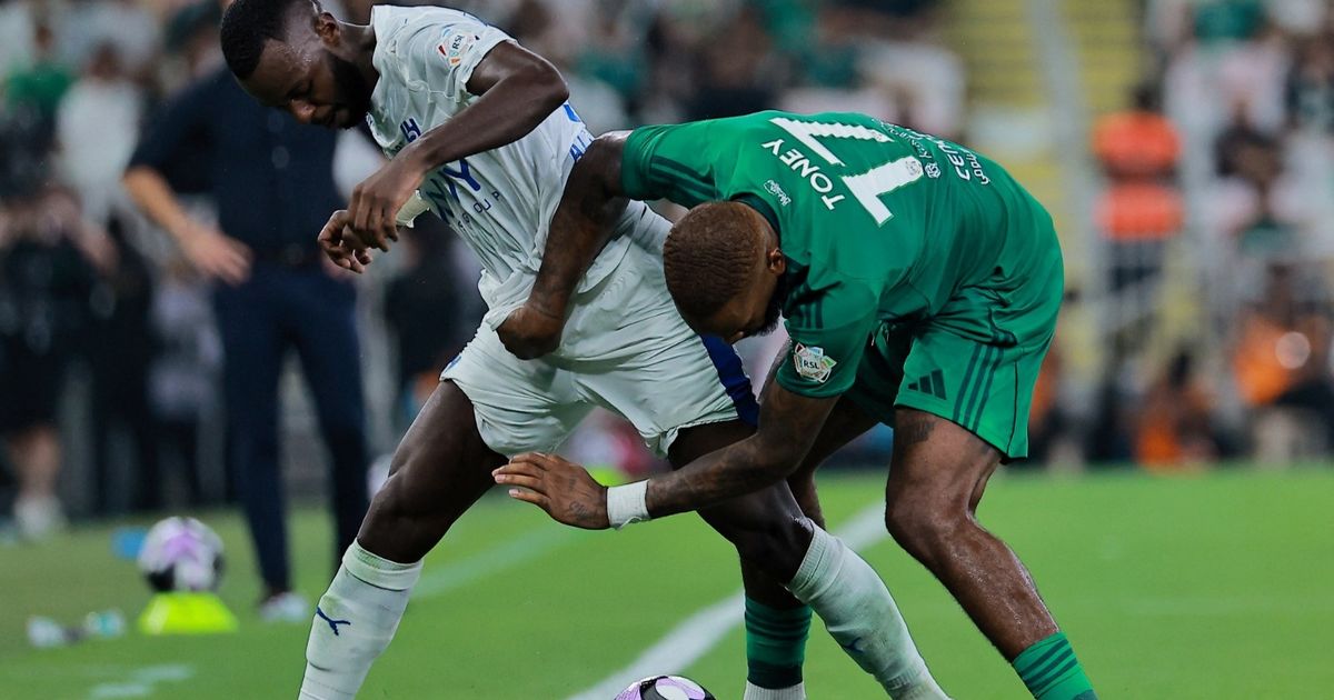 6 أرقام تُزيّن الكلاسيكو المثير بين الأهلي والهلال بالدوري السعودي