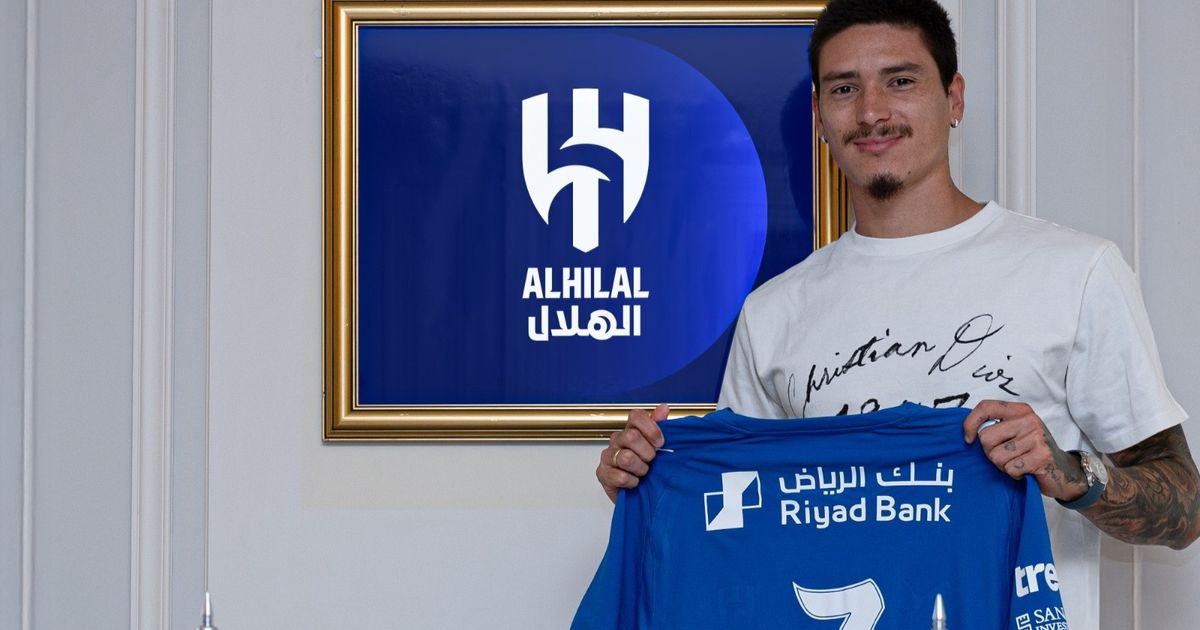 رسمياً.. نونيز نمر أزرق جديد في عرين الهلال