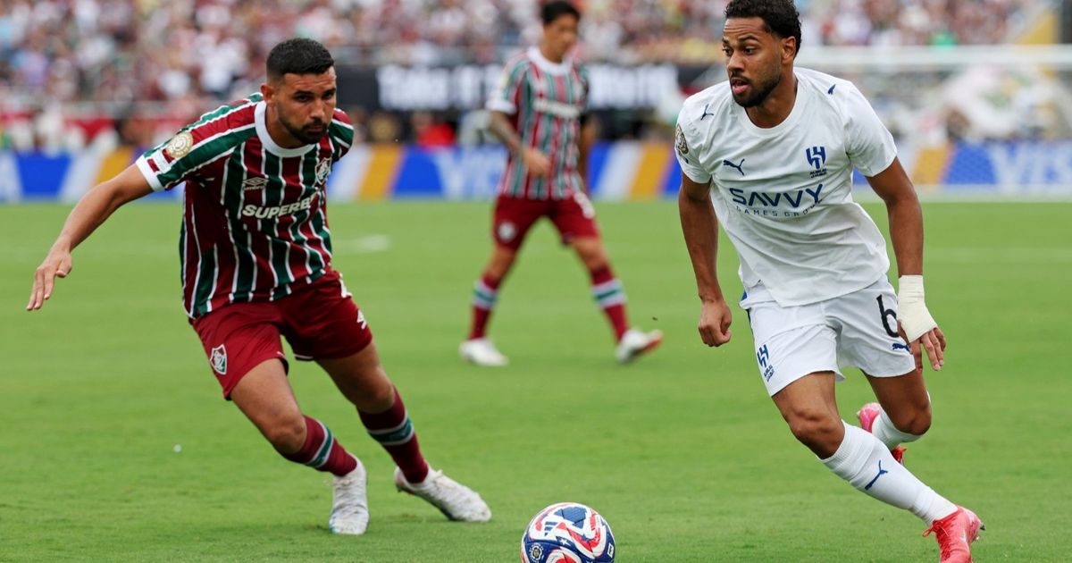 لودي يرمي الكرة في ملعب الهلال وينتقد حكم مباراة فلومينينسي