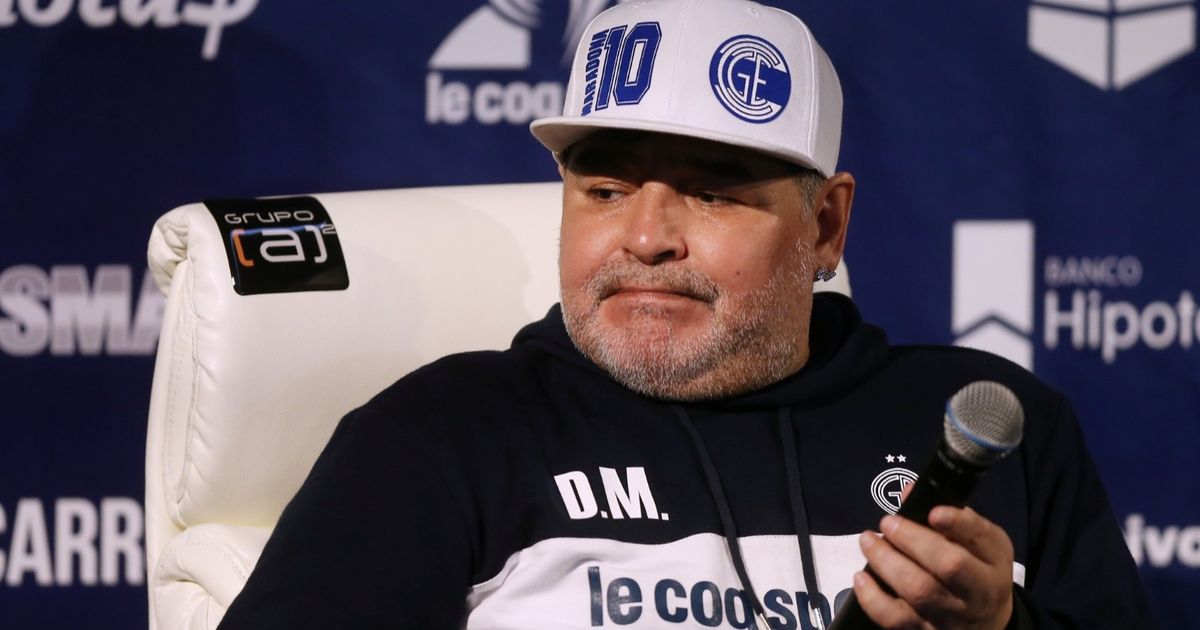 "تلاعبوا بنا".. ابنة دييغو مارادونا توّجه اتهامات للطاقم الطبي