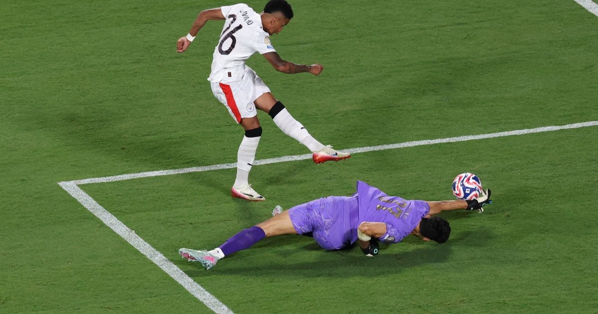 إنقاذ "سوبر بونو" حديث العالم بعد ملحمة الهلال وسيتي