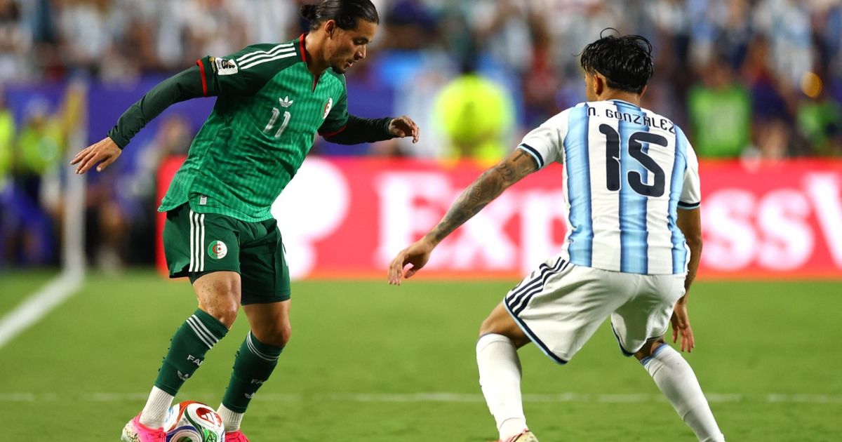 بديل رياض محرز.. الأهلي يقدّم عرضاً ضخماً لنجم جزائري آخر