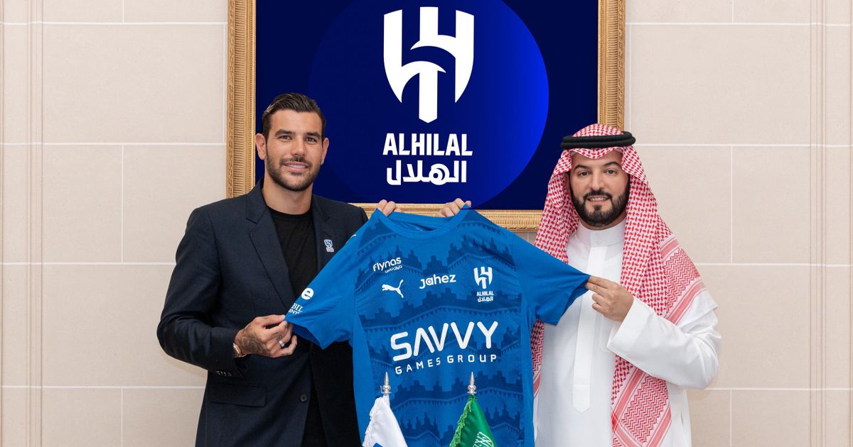 ثيو هيرنانديز ينضمّ أخيراً إلى الهلال السعودي من ميلان