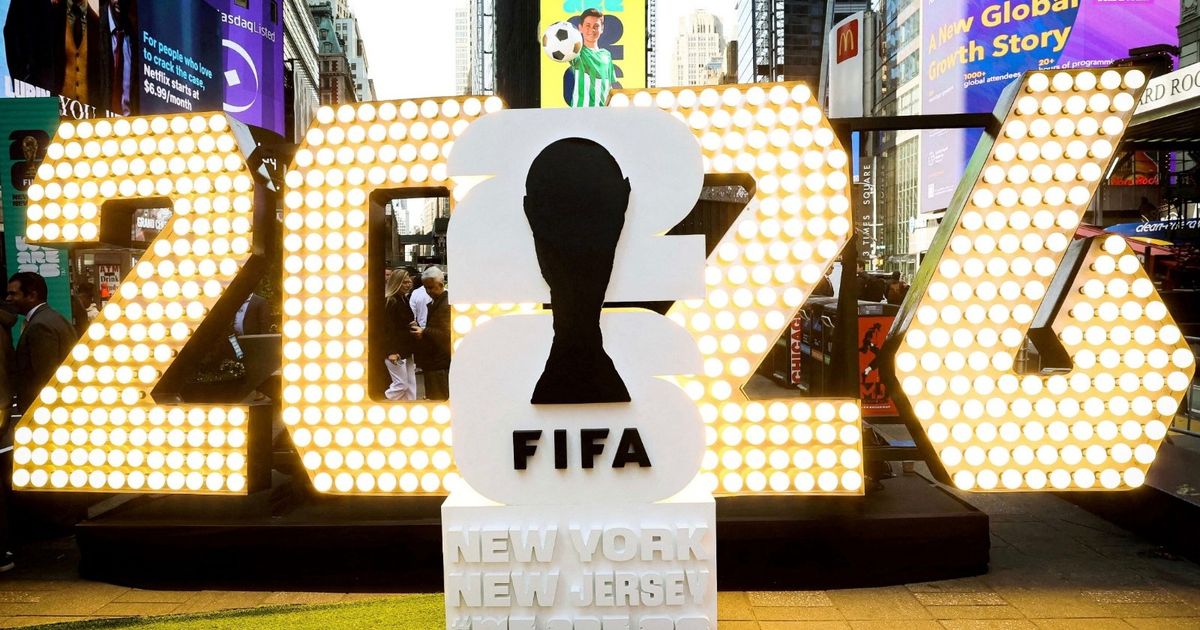 فيفا يحظر زجاجات المياه البلاستيكية في ملاعب كأس العالم 2026