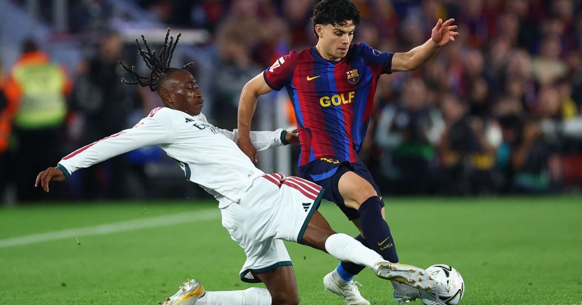 برشلونة يعلن غياب تشافي إسبارت 7 أسابيع بعد إصابته في الكاحل