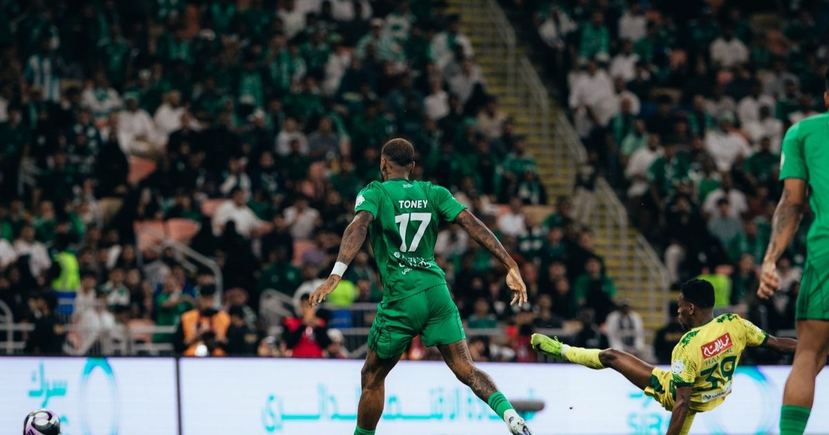 شاهد.. "هاتريك" إيفان توني يقود الأهلي لقلب الطاولة على الخليج