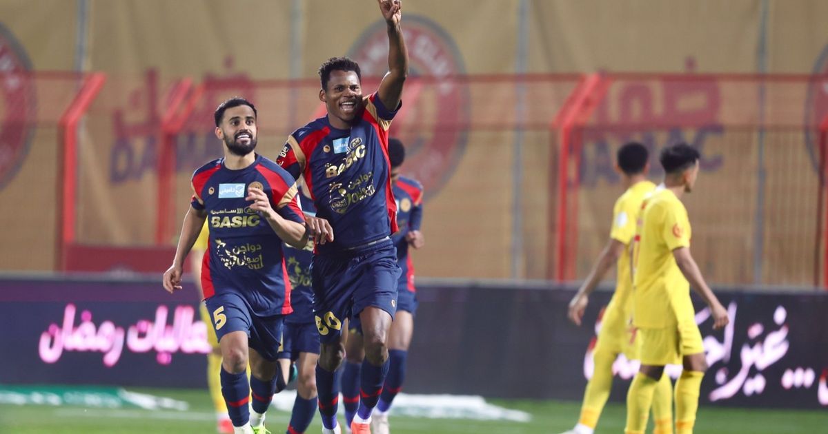 شاهد.. ضمك يصعق القادسية بهدف في الوقت بدل الضائع