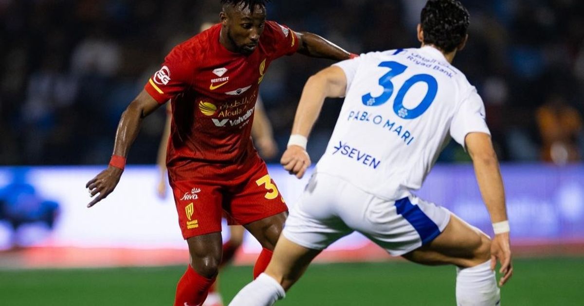 شاهد.. نيفيز يتقدم للهلال من ركنية نادرة والقادسية يتعادل سريعاً