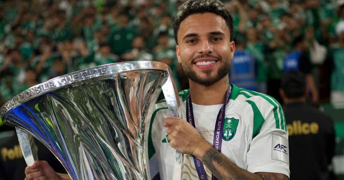 بعد موسم واحد "متعثر".. الأهلي يعلن رحيل أليكساندر