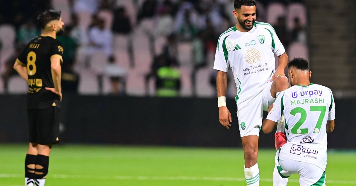 محرز يتألق في فوز الأهلي على الوحدة بالدوري السعودي