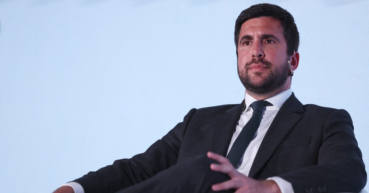 جوان لابورتا يلتقي خصم رئيس ريال مدريد قبل الكلاسيكو