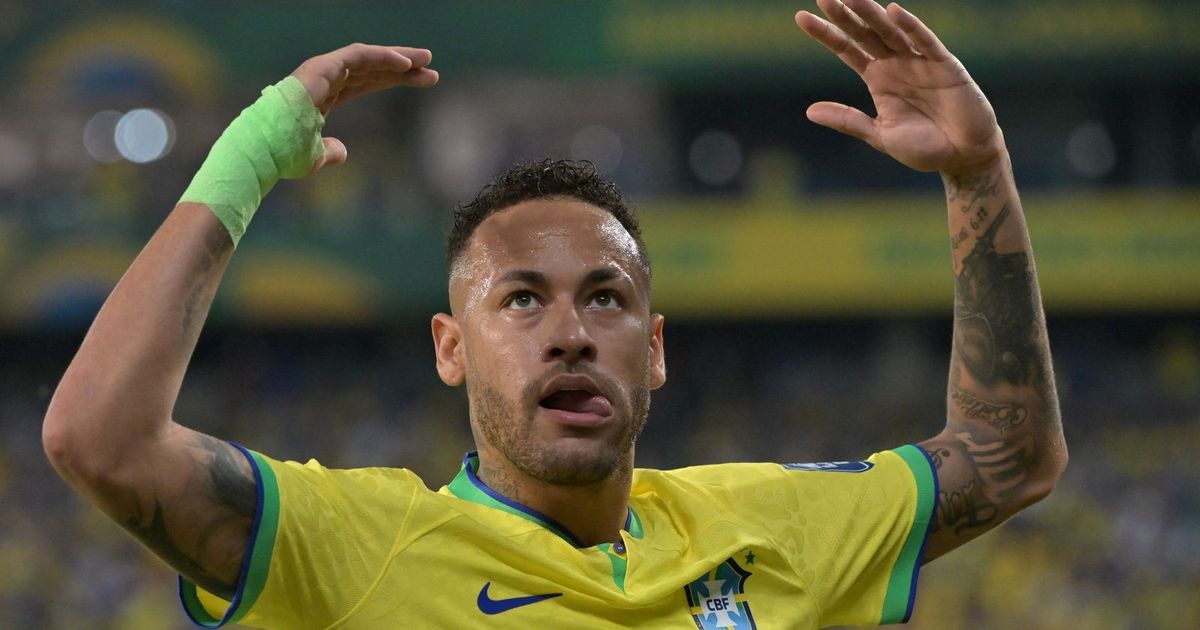 "استمعت إلى قلبي".. نيمار يعلن رسمياً البقاء مع سانتوس