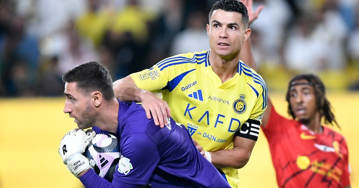 حارس القادسية يعتزل دولياً بسبب "المتمرد" كورتوا