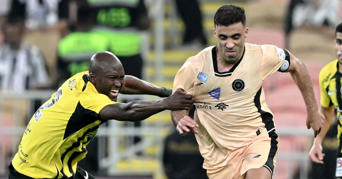 "ناس فاضية".. حمد الله يعلّق مجدداً على واقعة "رش المياه"