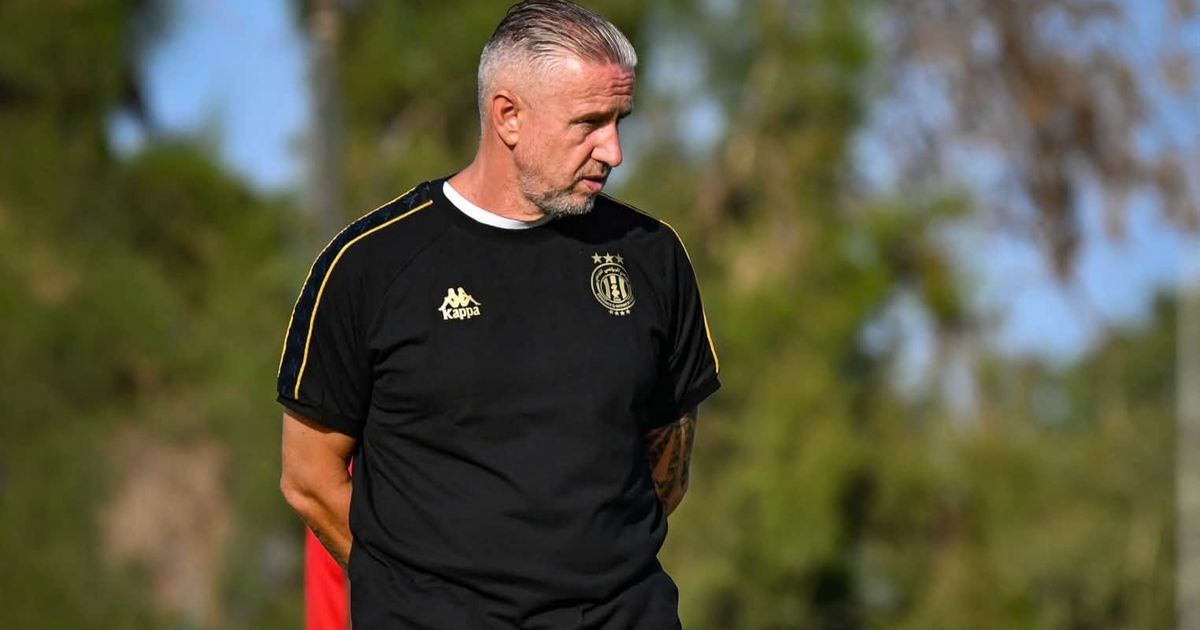 تقارير.. المدرب ريجيكامب يغادر الترجي وجلال القادري بديلاً محتملاً