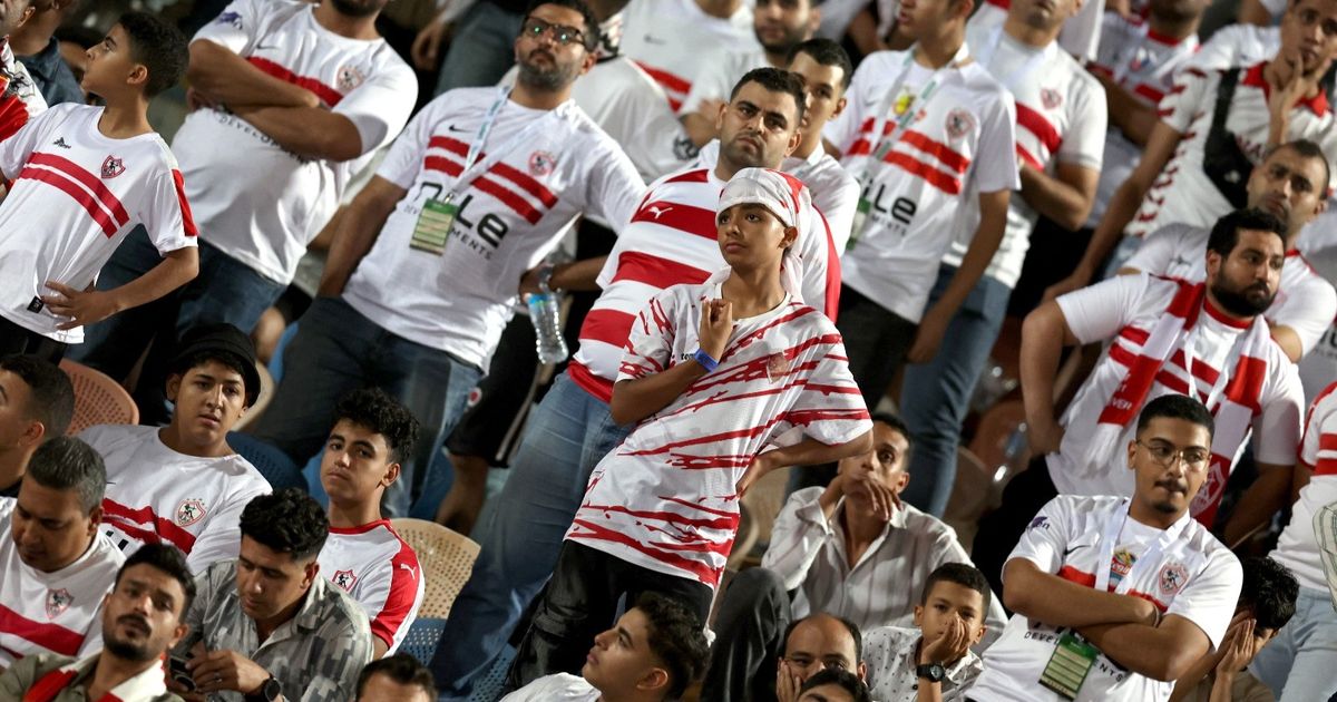 نائب رئيس الأهلي يظهر في مدرجات الزمالك