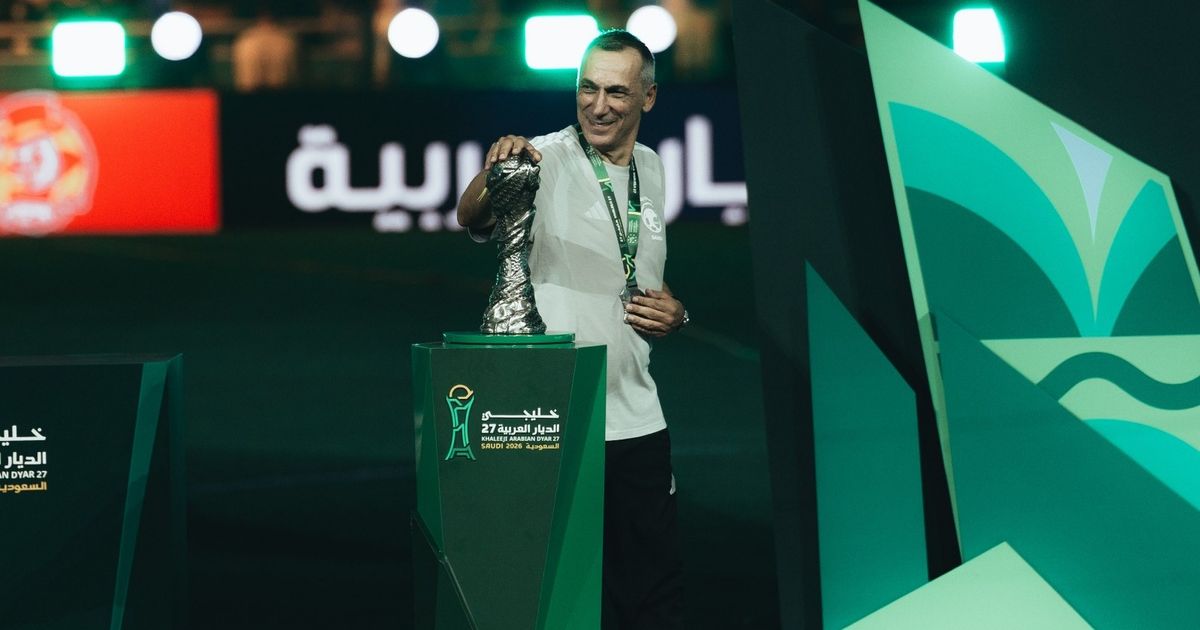 الاتحاد السعودي يؤكد بقاء جورجيوس دونيس مدرباً لـ"الأخضر"